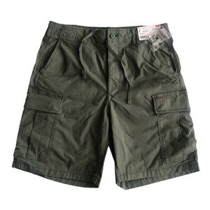 Uniqlo cargo shorts / waist 30-33 inches / medium ☀️